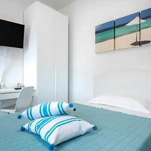 https://zuara9room-rimini.emilia-romagnahotels.net